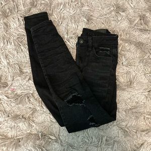 AMERICAN EAGLE black ripped jeans